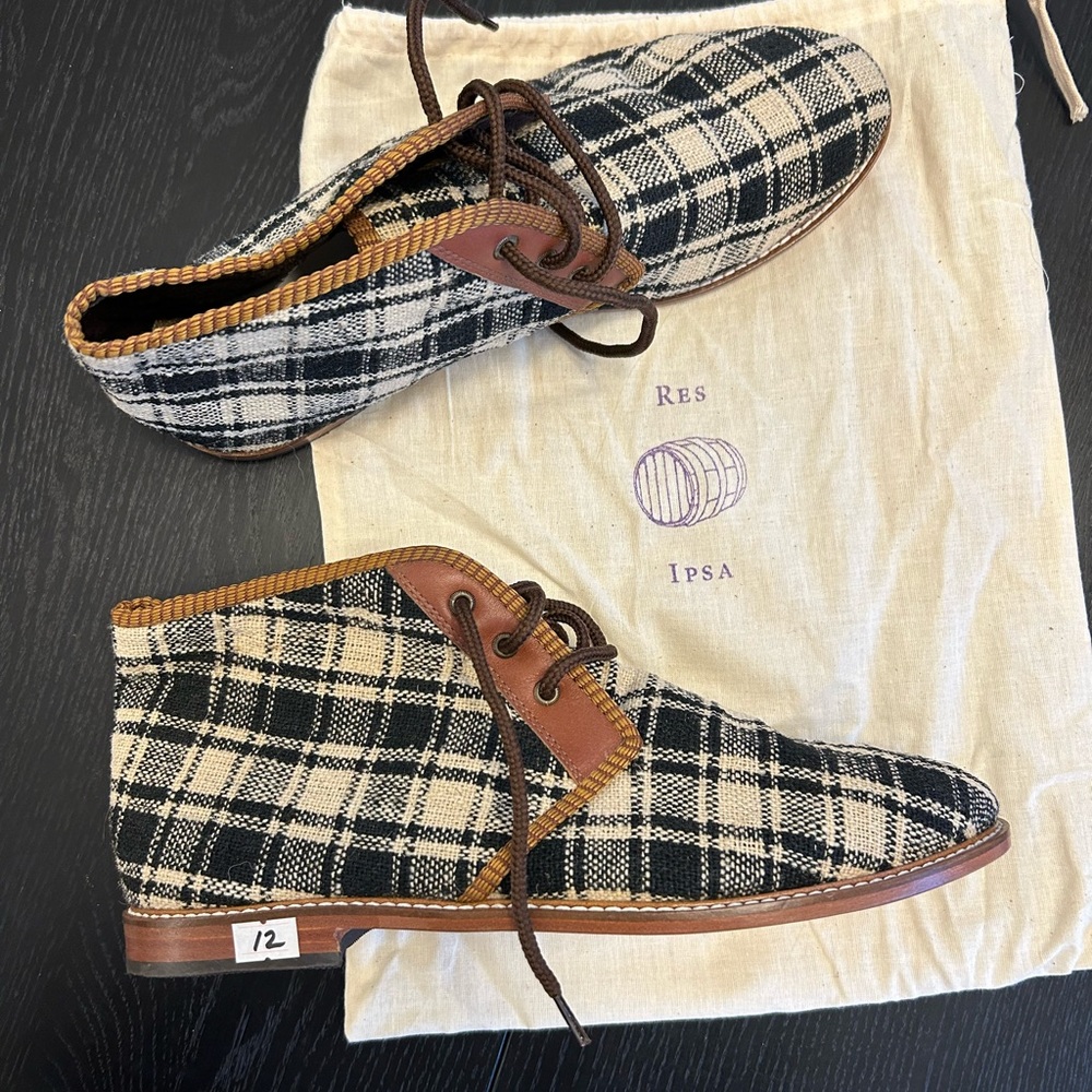 Res Ipsa Kilim Chukka lace up men’s boots, size 12.  Never been worn!